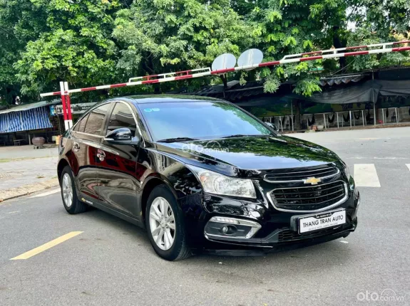 Chevrolet Cruze LT 1.6 2017 - Bảo dưỡng 5000 km thay nhớt một lần miễn phí