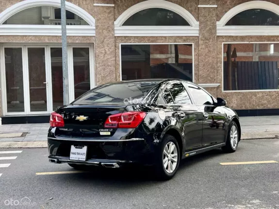 Chevrolet Cruze LT 1.6 2017 - Bảo dưỡng 5000 km thay nhớt một lần miễn phí