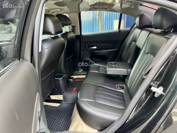 Chevrolet Cruze LT 1.6 2017 - Bảo dưỡng 5000 km thay nhớt một lần miễn phí