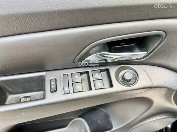 Chevrolet Cruze LT 1.6 2017 - Bảo dưỡng 5000 km thay nhớt một lần miễn phí