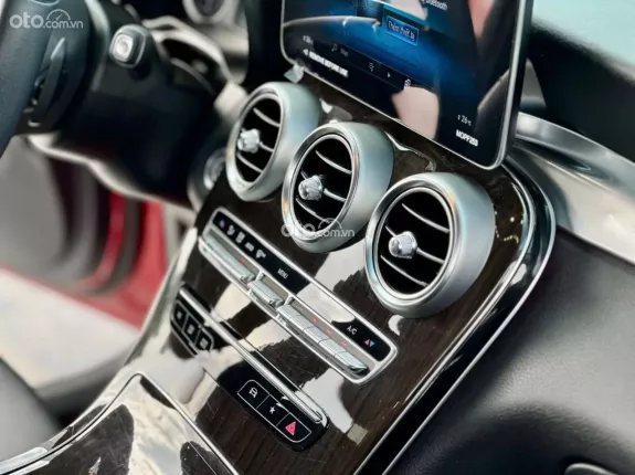 Mercedes-Benz GLC 200 V1 2022 - Một chủ từ mới full lịch sử hãng còn bảo hành đến 2025