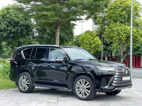 Lexus LX 600 VIP 2024 - 4 chỗ màu Đen nội thất nâu siêu lướt 5.800 km
