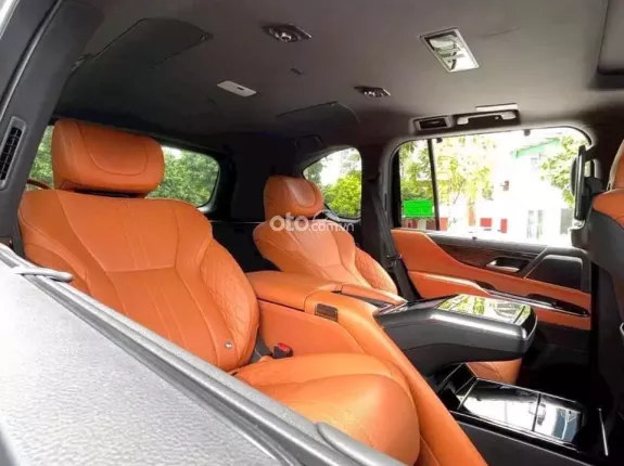 Lexus LX 600 VIP 2024 - 4 chỗ màu Đen nội thất nâu siêu lướt 5.800 km