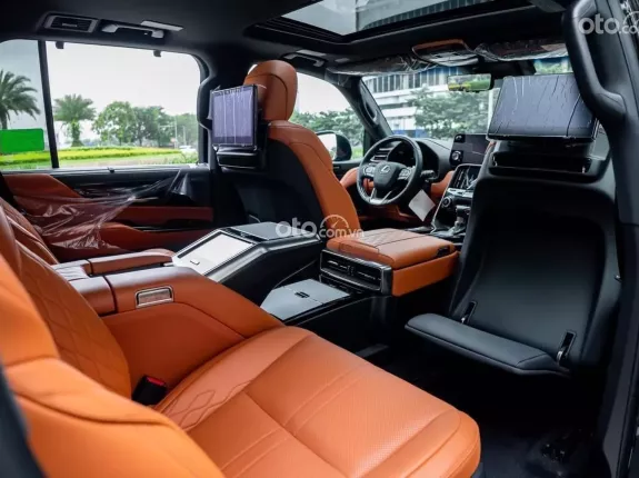 Lexus LX 600 VIP 2024 - 4 chỗ màu Đen nội thất nâu siêu lướt 5.800 km