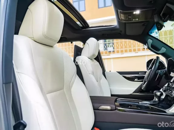 Lexus LX 600 Urban 2023 - Đen nội thất kem lướt 12.000km