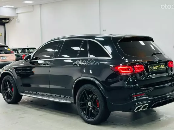 Mercedes-Benz GLC 300 4Matic 2018 - Xe màu Đen - Nội thất Đen