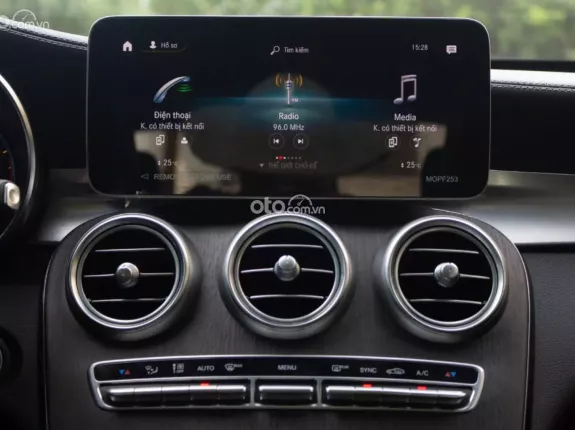 Mercedes-Benz GLC 300 2022 - Siêu lướt, chủ đi cực ít, chất xe còn như new