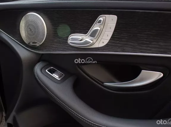 Mercedes-Benz GLC 300 2022 - Siêu lướt, chủ đi cực ít, chất xe còn như new