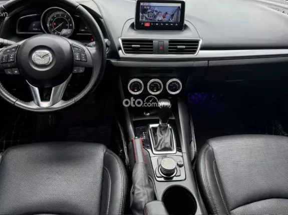 Mazda 3 2.0L Sedan 2015 - Giá 380tr