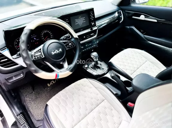Kia Seltos 1.4T Luxury 2022 - Giá 638tr