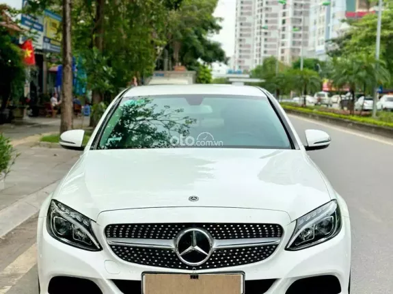 Mercedes-Benz C200 2018 - Xe đẹp siêu lướt, giá tốt giao ngay