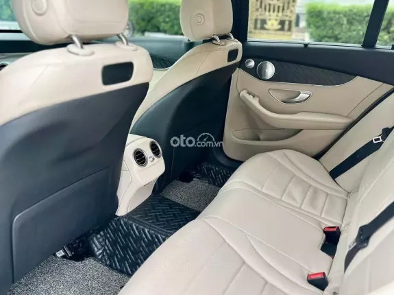 Mercedes-Benz C200 2018 - Xe đẹp siêu lướt, giá tốt giao ngay