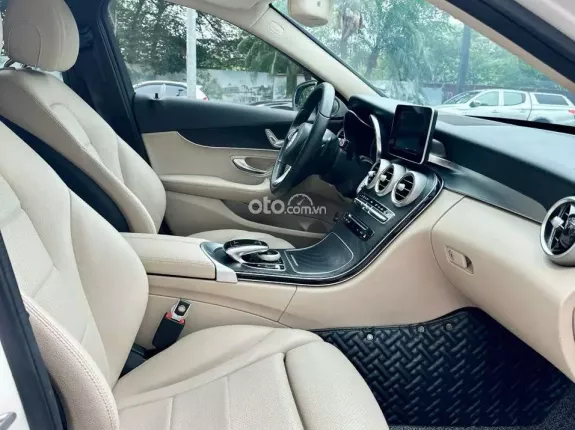 Mercedes-Benz C200 2018 - Xe đẹp siêu lướt, giá tốt giao ngay
