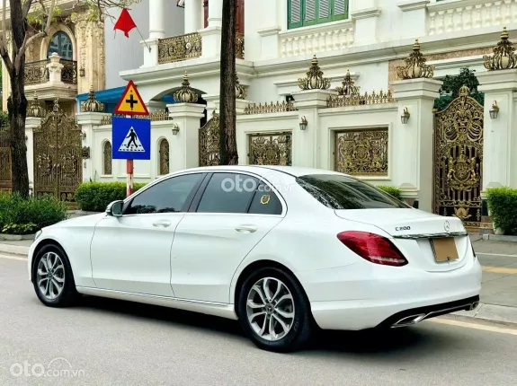 Mercedes-Benz C200 2018 - Xe đẹp siêu lướt, giá tốt giao ngay