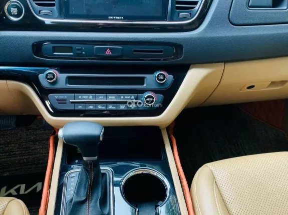 Kia Sedona 3.3 GAT 2021 - Hỗ trợ trả góp 70%, xe đẹp chủ đi giữ gìn, giá tốt