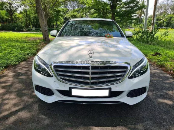 Mercedes-Benz C250 Exclusive 2016 - SIÊU LƯỚT - TRẮNG NGỌC TRINH