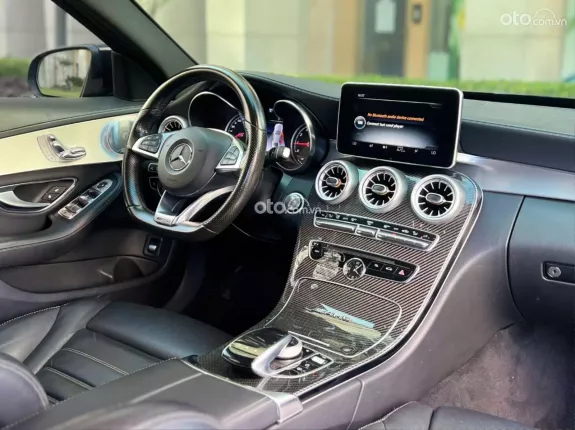 Mercedes-Benz C300 AMG 2018 - Lướt
