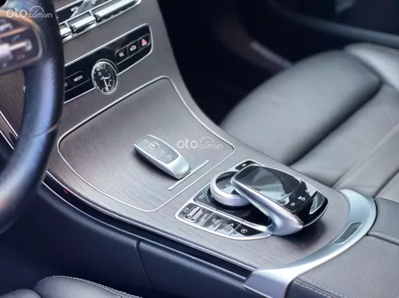 Mercedes-Benz C300 2019 - Siêu đẹp