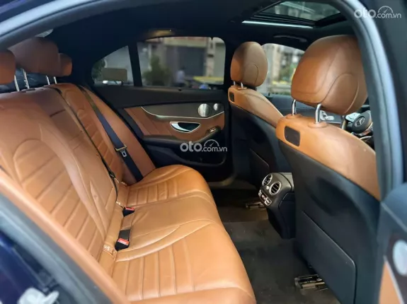 Mercedes-Benz C300 AMG 2019 - Xanh nâu siêu Hiếm