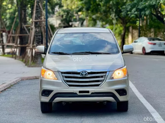 Toyota Innova 2.0E 2016 - Xe đẹp 1 chủ từ đầu
