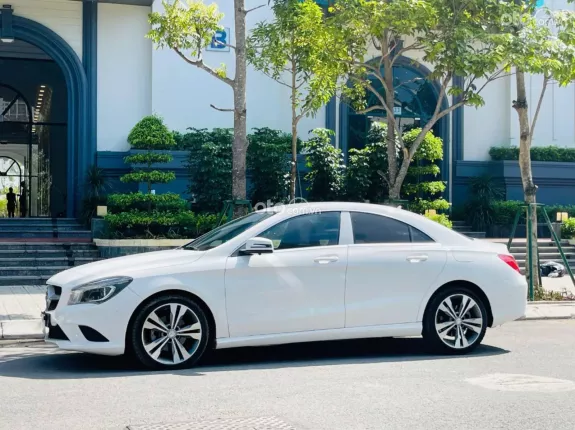 Mercedes-Benz CLA 200 1.6 I4 2014 - Màu Trắng kiểu dáng thể thao giá mềm