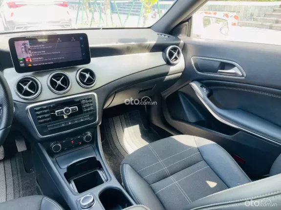 Mercedes-Benz CLA 200 1.6 I4 2014 - Màu Trắng kiểu dáng thể thao giá mềm