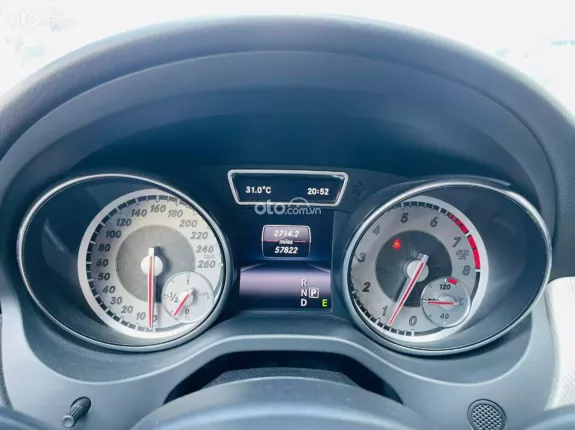 Mercedes-Benz CLA 200 1.6 I4 2014 - Màu Trắng kiểu dáng thể thao giá mềm