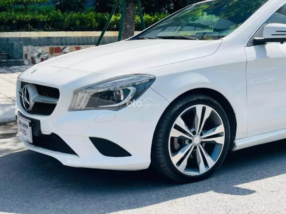 Mercedes-Benz CLA 200 1.6 I4 2014 - Màu Trắng kiểu dáng thể thao giá mềm