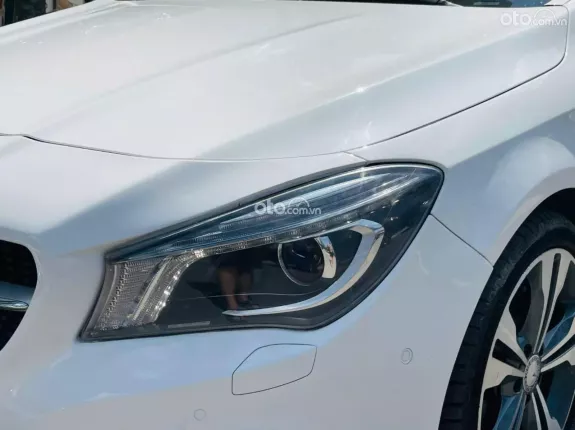 Mercedes-Benz CLA 200 1.6 I4 2014 - Màu Trắng kiểu dáng thể thao giá mềm