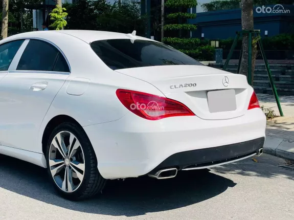Mercedes-Benz CLA 200 1.6 I4 2014 - Màu Trắng kiểu dáng thể thao giá mềm