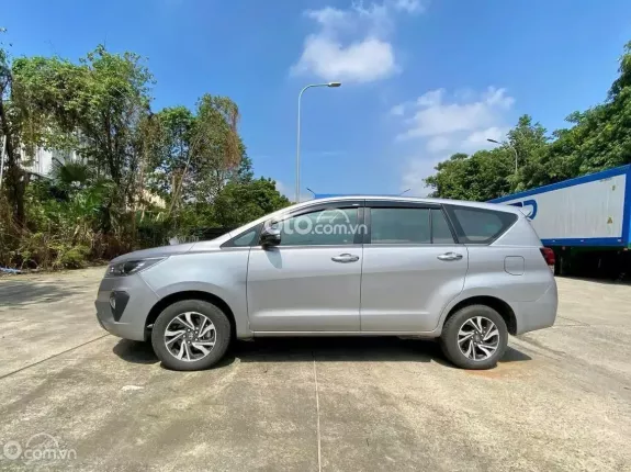 Toyota Innova 2.0V 2022 - Toyota Innova 2.0V 2022