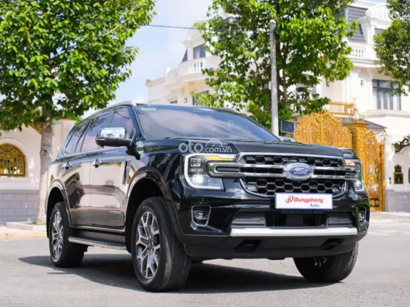 Ford Everest 2023 - Màu Đen - Nội thất Đen