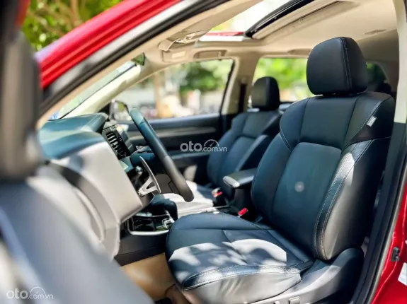 Mitsubishi Outlander 2.0 CVT Premium 2020 - Giá 699tr