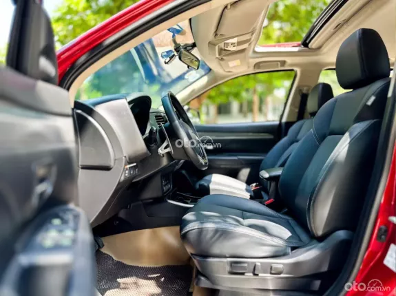 Mitsubishi Outlander 2.0 CVT Premium 2020 - Giá 699tr