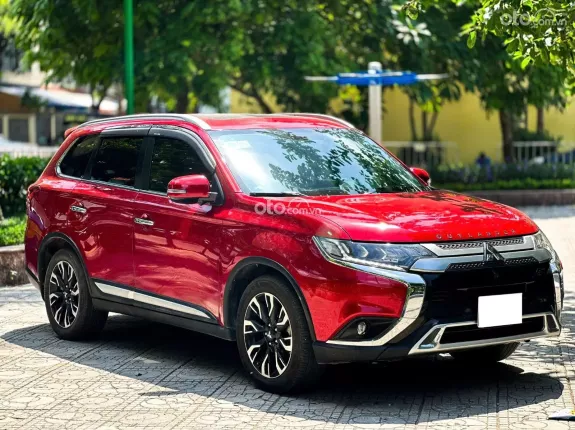 Mitsubishi Outlander 2.0 CVT Premium 2020 - Giá 699tr