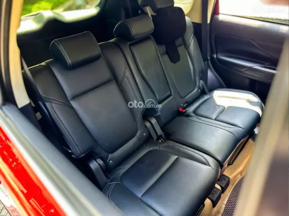 Mitsubishi Outlander 2.0 CVT Premium 2020 - Giá 699tr