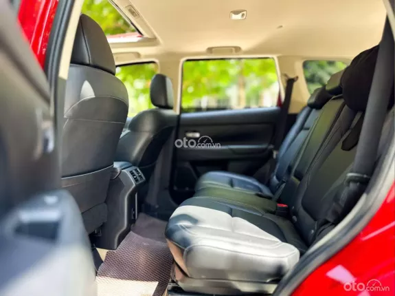 Mitsubishi Outlander 2.0 CVT Premium 2020 - Giá 699tr