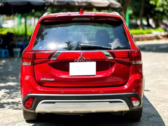 Mitsubishi Outlander 2.0 CVT Premium 2020 - Giá 699tr