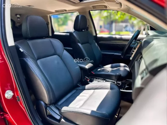 Mitsubishi Outlander 2.0 CVT Premium 2020 - Giá 699tr