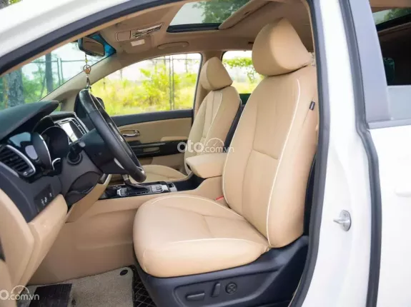 Kia Sedona 2.2 DATH 2018 - Giá 745tr