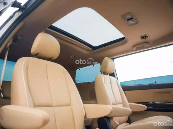 Kia Sedona 2.2 DATH 2018 - Giá 745tr