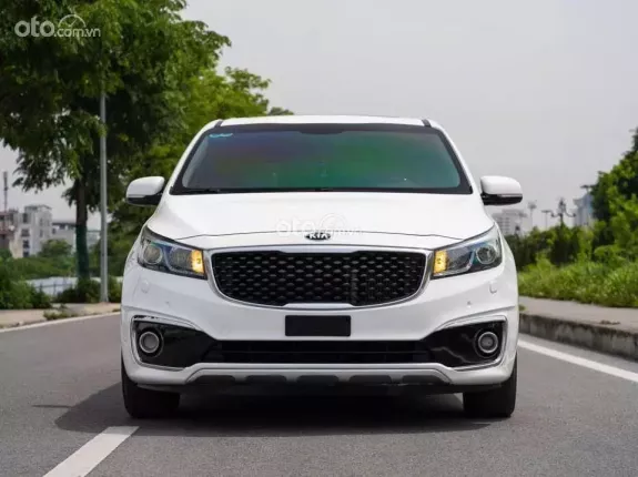 Kia Sedona 2.2 DATH 2018 - Giá 745tr
