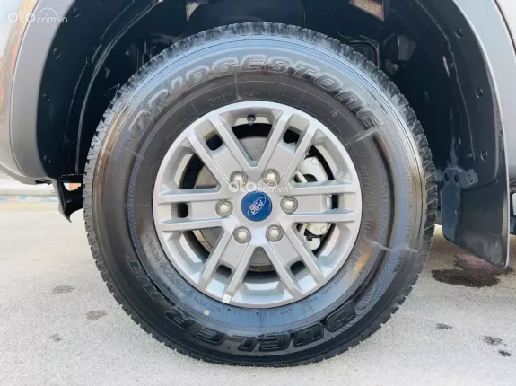 Ford Ranger XLS 2.2 4x2 AT 2023 - Xe siêu lướt, hỗ trợ trả góp 7 năm