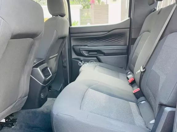Ford Ranger XLS 2.2 4x2 AT 2023 - Xe siêu lướt, hỗ trợ trả góp 7 năm