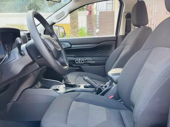 Ford Ranger XLS 2.2 4x2 AT 2023 - Xe siêu lướt, hỗ trợ trả góp 7 năm