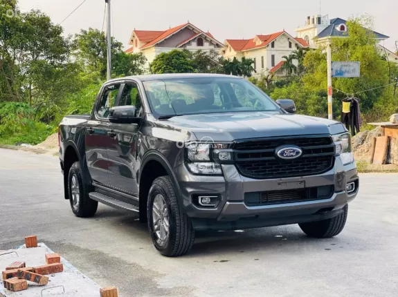 Ford Ranger XLS 2.2 4x2 AT 2023 - Xe siêu lướt, hỗ trợ trả góp 7 năm