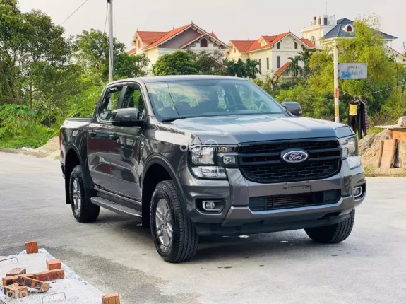 Ford Ranger XLS 2.2 4x2 AT 2023 - Xe siêu lướt, hỗ trợ trả góp 7 năm