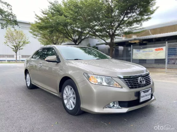 Toyota Camry 2.0E 2014 - Bảo dưỡng 5000 km thay nhớt một lần miễn phí