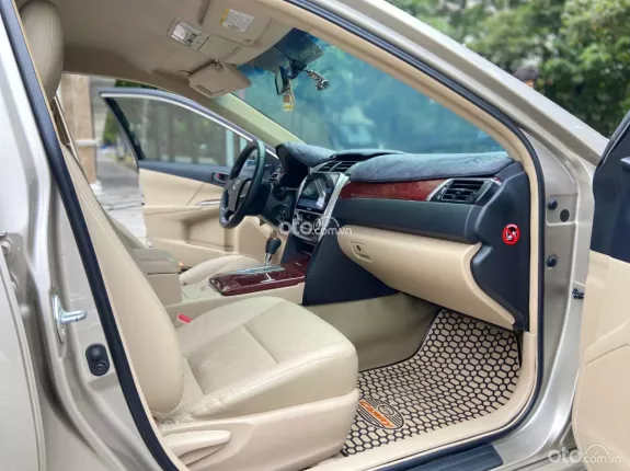 Toyota Camry 2.0E 2014 - Bảo dưỡng 5000 km thay nhớt một lần miễn phí