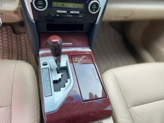 Toyota Camry 2.0E 2014 - Bảo dưỡng 5000 km thay nhớt một lần miễn phí